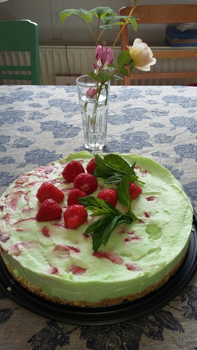 erdbeer waldmeisterkuchen 2